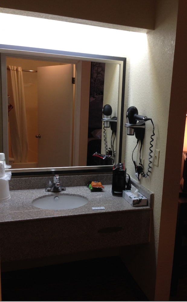 Surestay Plus Hotel By Best Western San Antonio North 281 N 18/28
