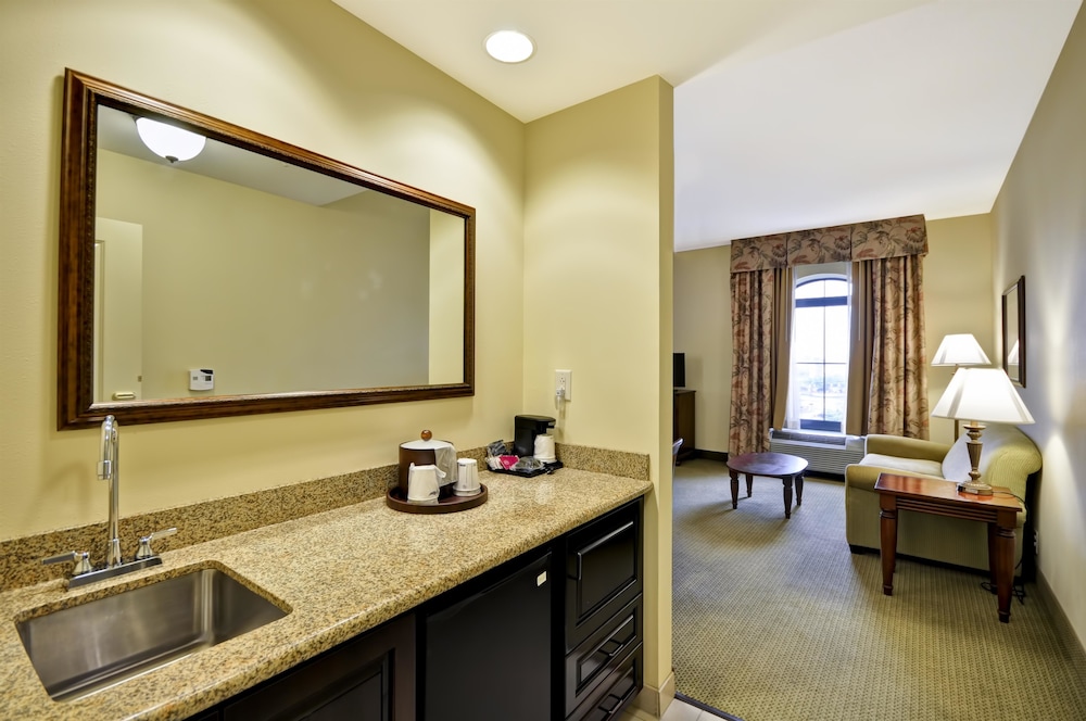 Hampton Inn & Suites North Charleston-University Blvd 36/55