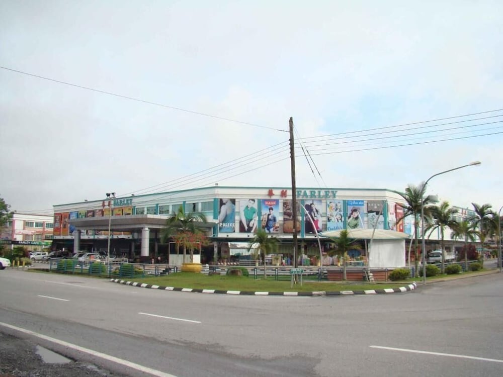 Salim Inn 7/51