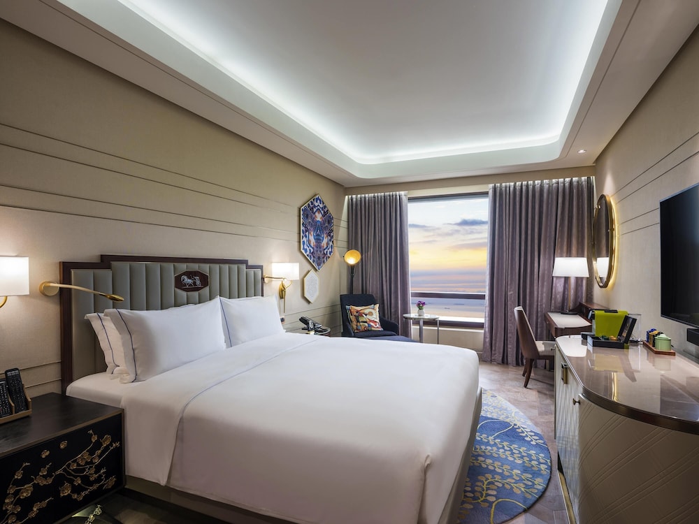 Executive, King Bed, Bay View, Club Lounge Access