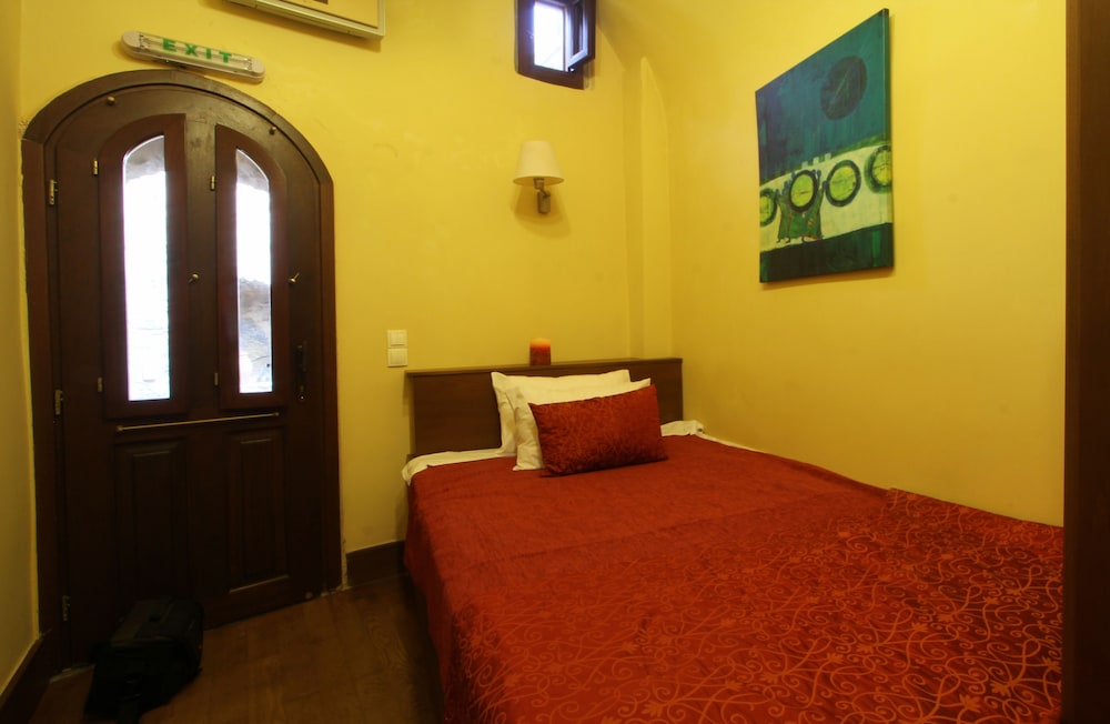 MEDIEVAL CASTLE SUITES TRADITIONAL 17/50