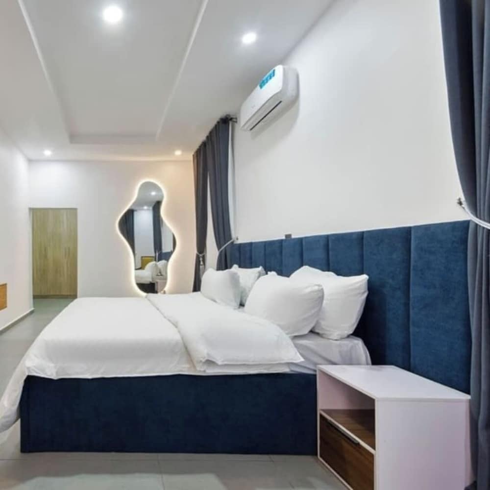 Adna Hotel 26/50