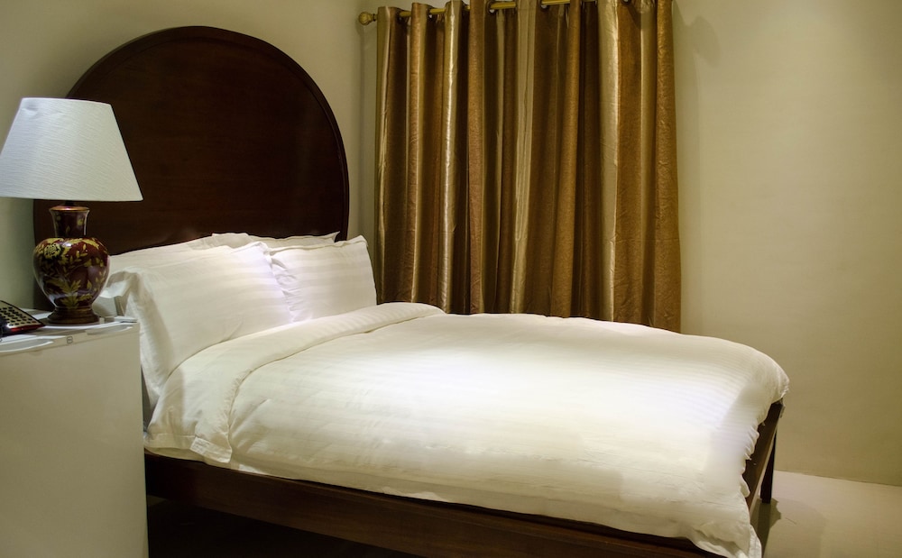 Ritz Hotel 22/49