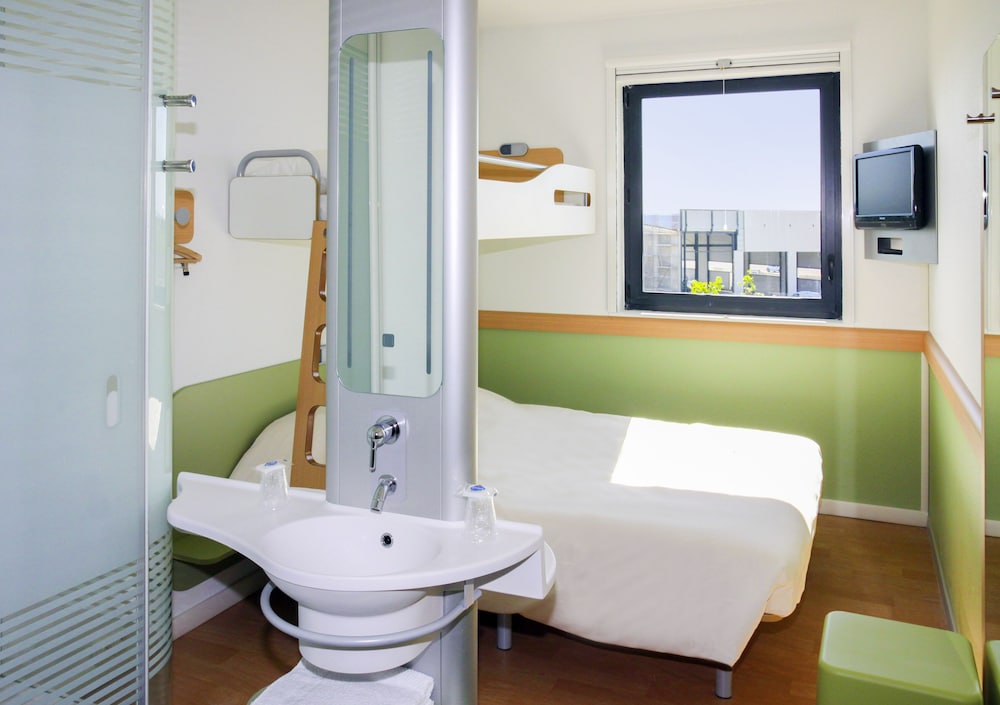 Ibis Budget Lausanne Bussigny 50/50