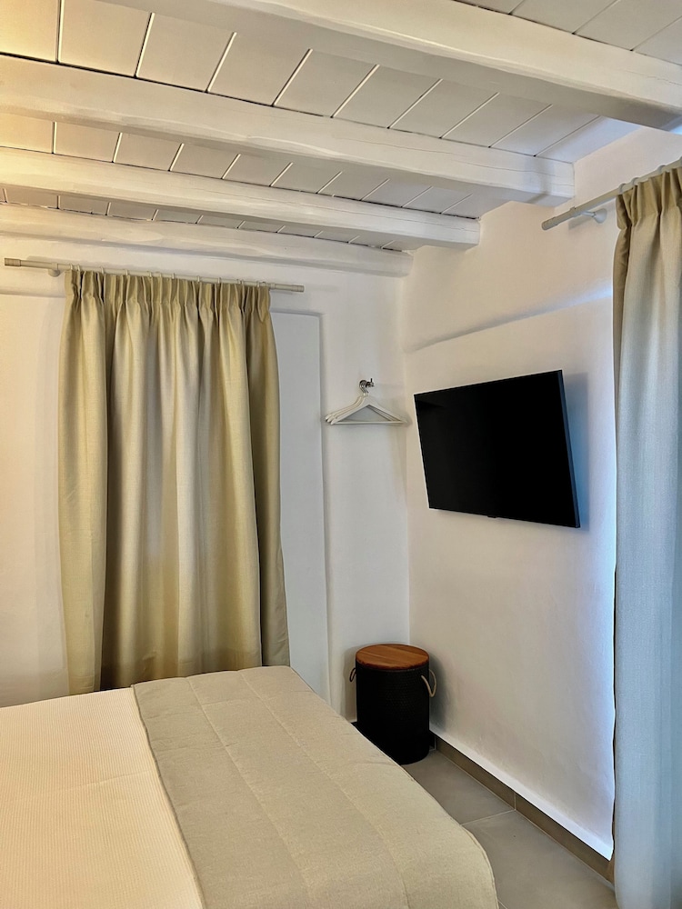 Sofos Suites 36/50