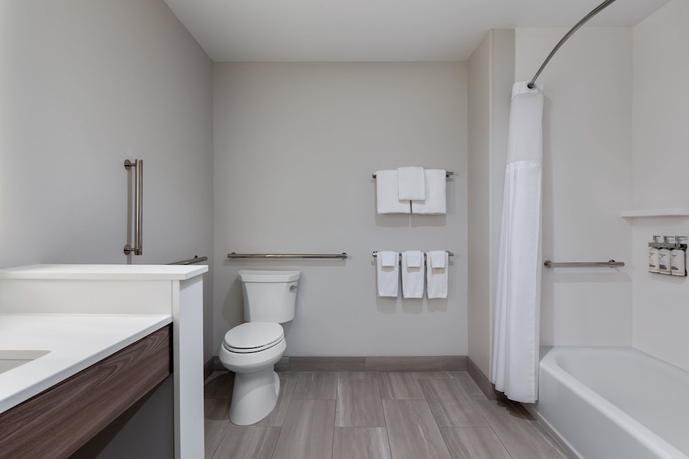 Holiday Inn Express & Suites Westfield Indianapolis by IHG, Westfield 50/50
