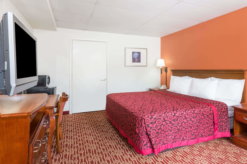 Days Inn By Wyndham Fredericksburg North 13/41