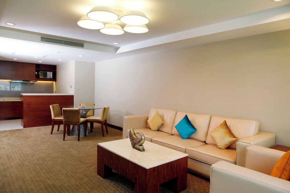 Holiday Inn Donghua 32/49