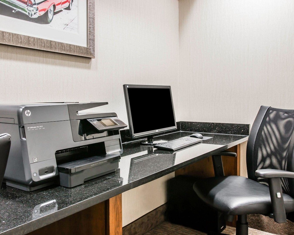 Quality Inn & Suites Warren - Detroit 39/43