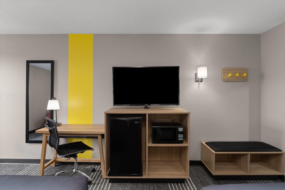 Super 8 by Wyndham Chattanooga East/Hamilton Place 41/47