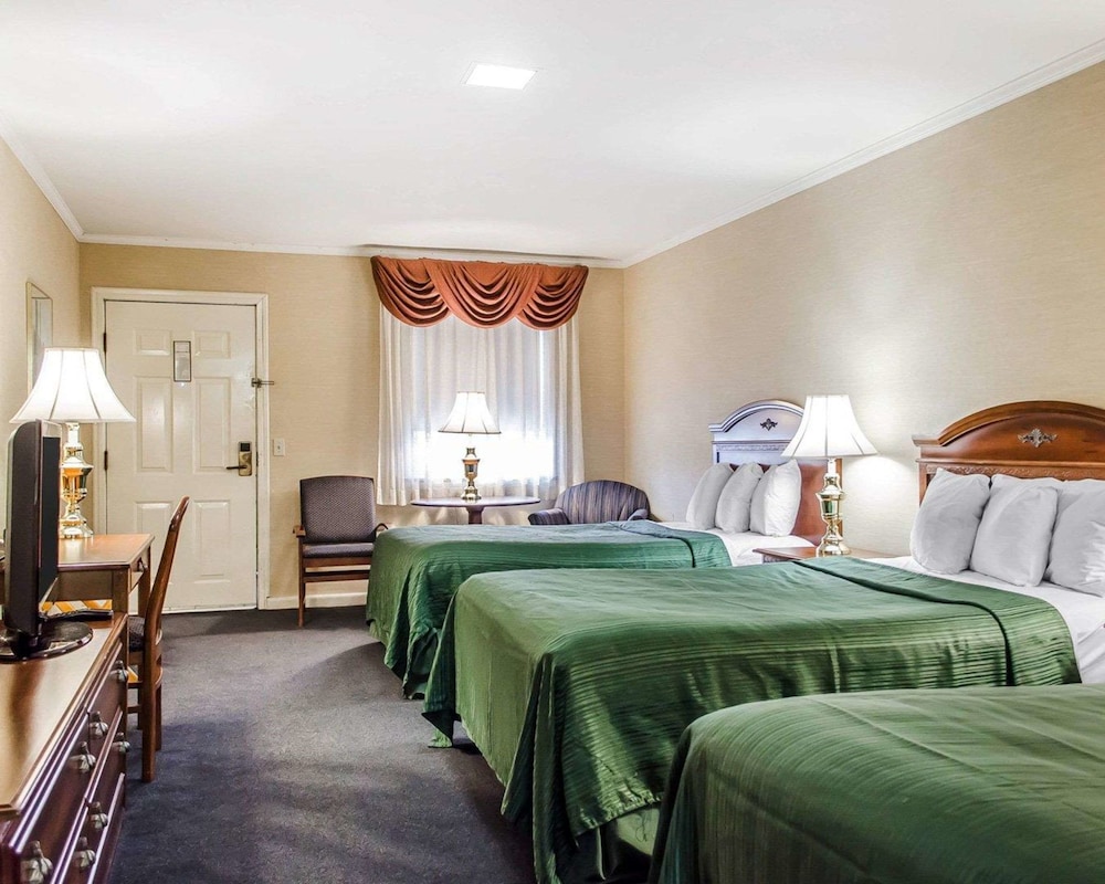 Quality Inn Gettysburg Motor 11/47