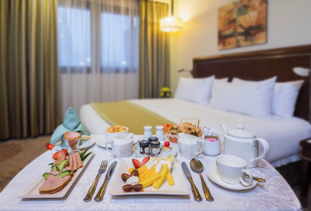 Holiday Inn Al Qasr 36/50