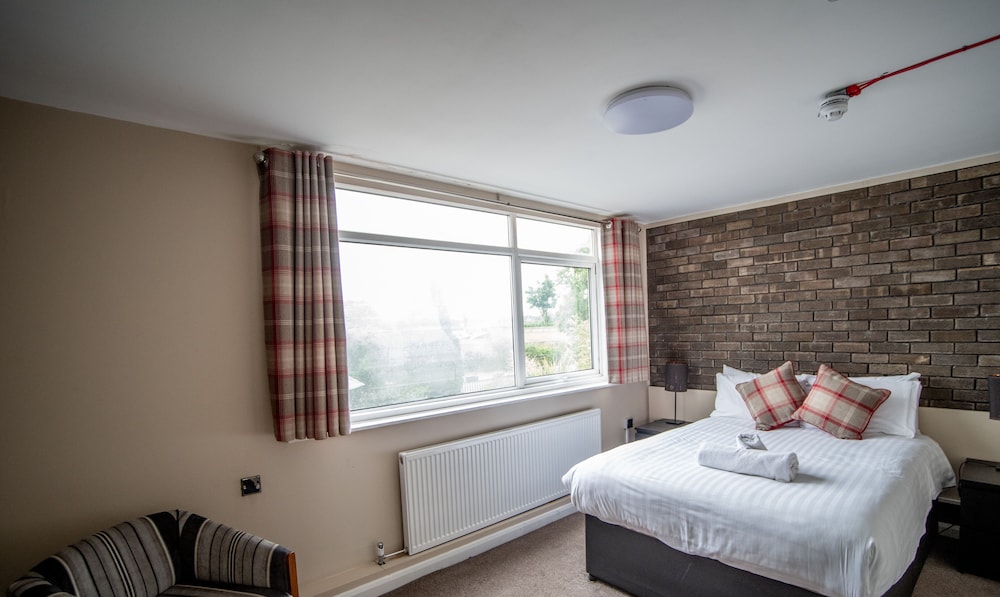 Birch Hotel 31/64
