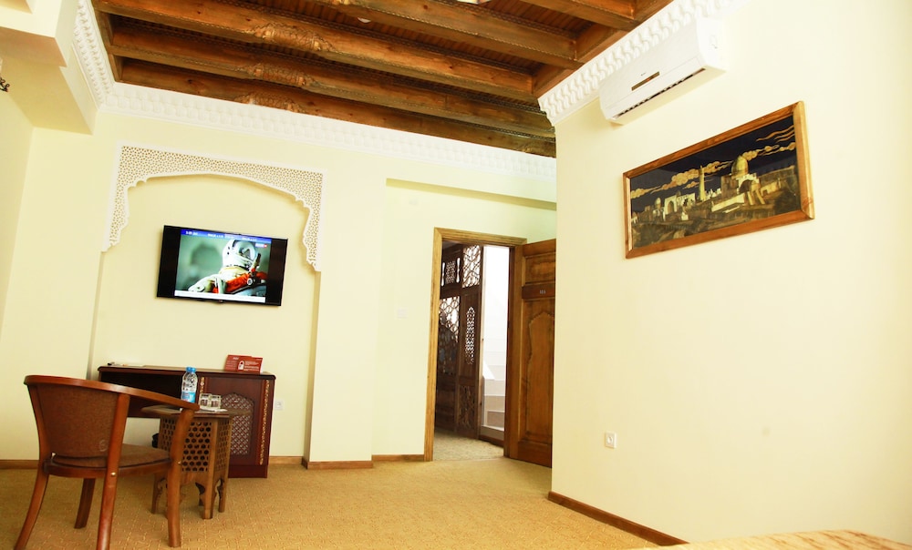 Kukaldosh Hotel 55/73