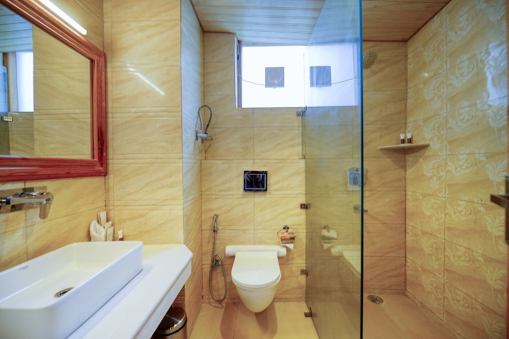 Clarks Inn Suites Manali 32/36