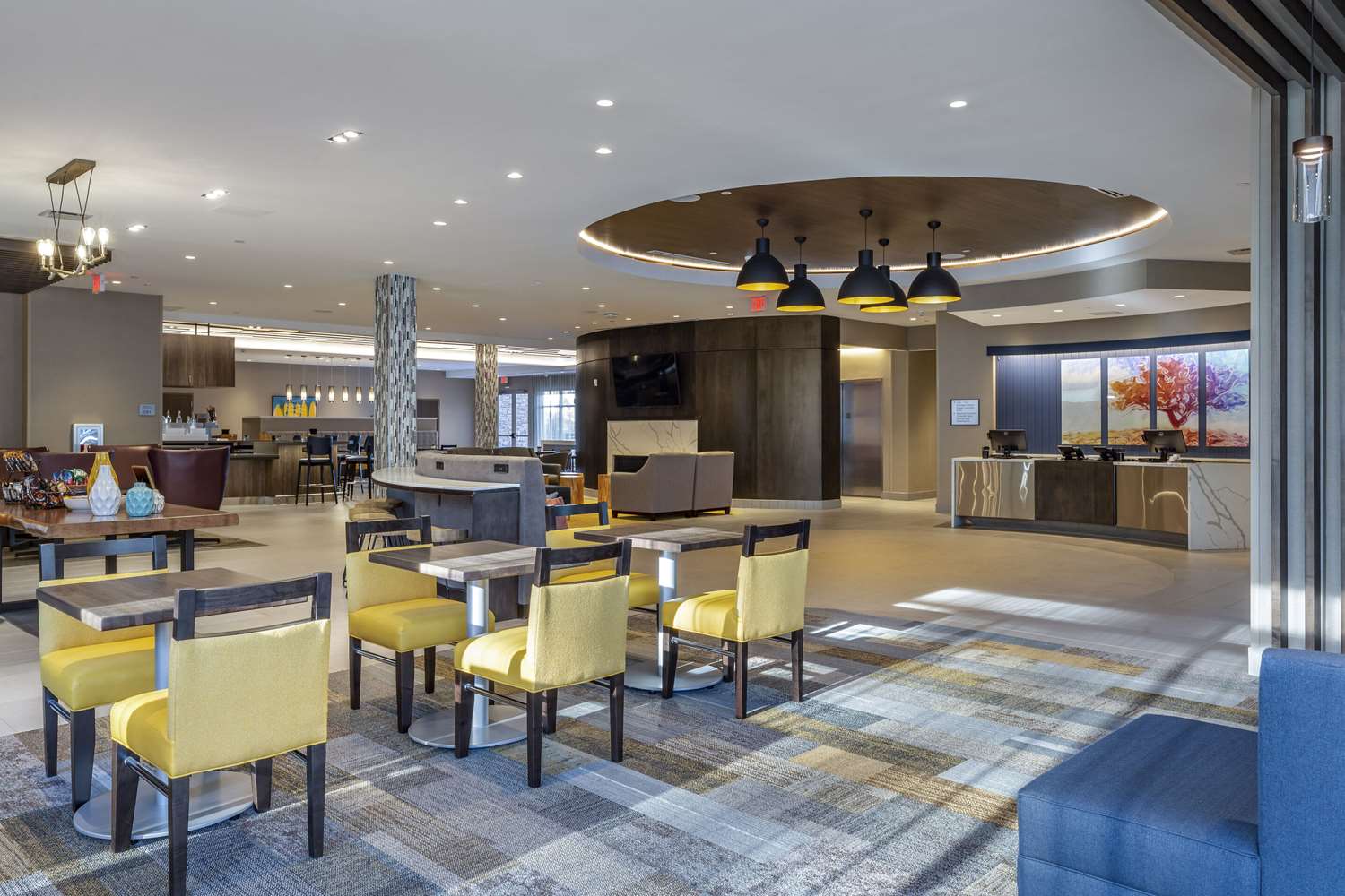 Cambria Hotel Manchester South Windsor 33/38