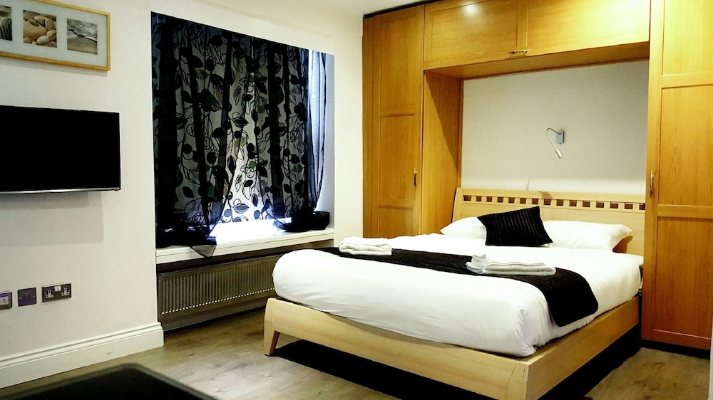 Imperial Court Suites 20/59