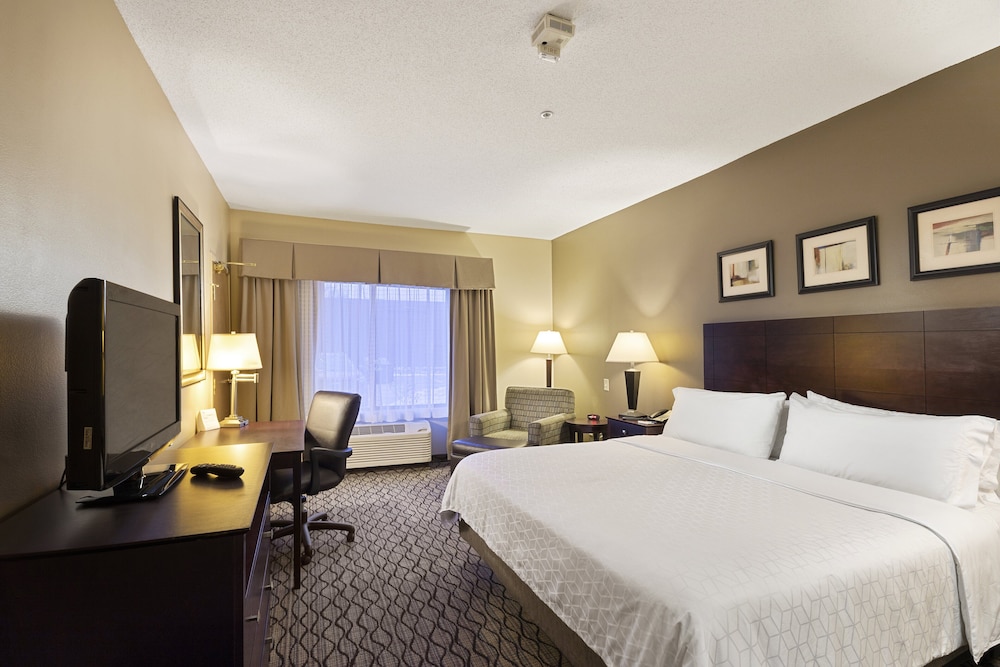 Holiday Inn Express Bloomington West 11/68
