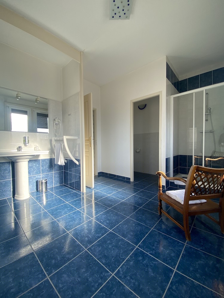 The Originals Boutique, Hotel Terminus, Bourg-en-Bresse Station 38/60