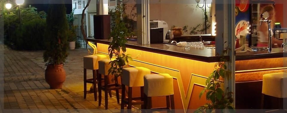 Xenios Dolphin Beach Hotel 11/68