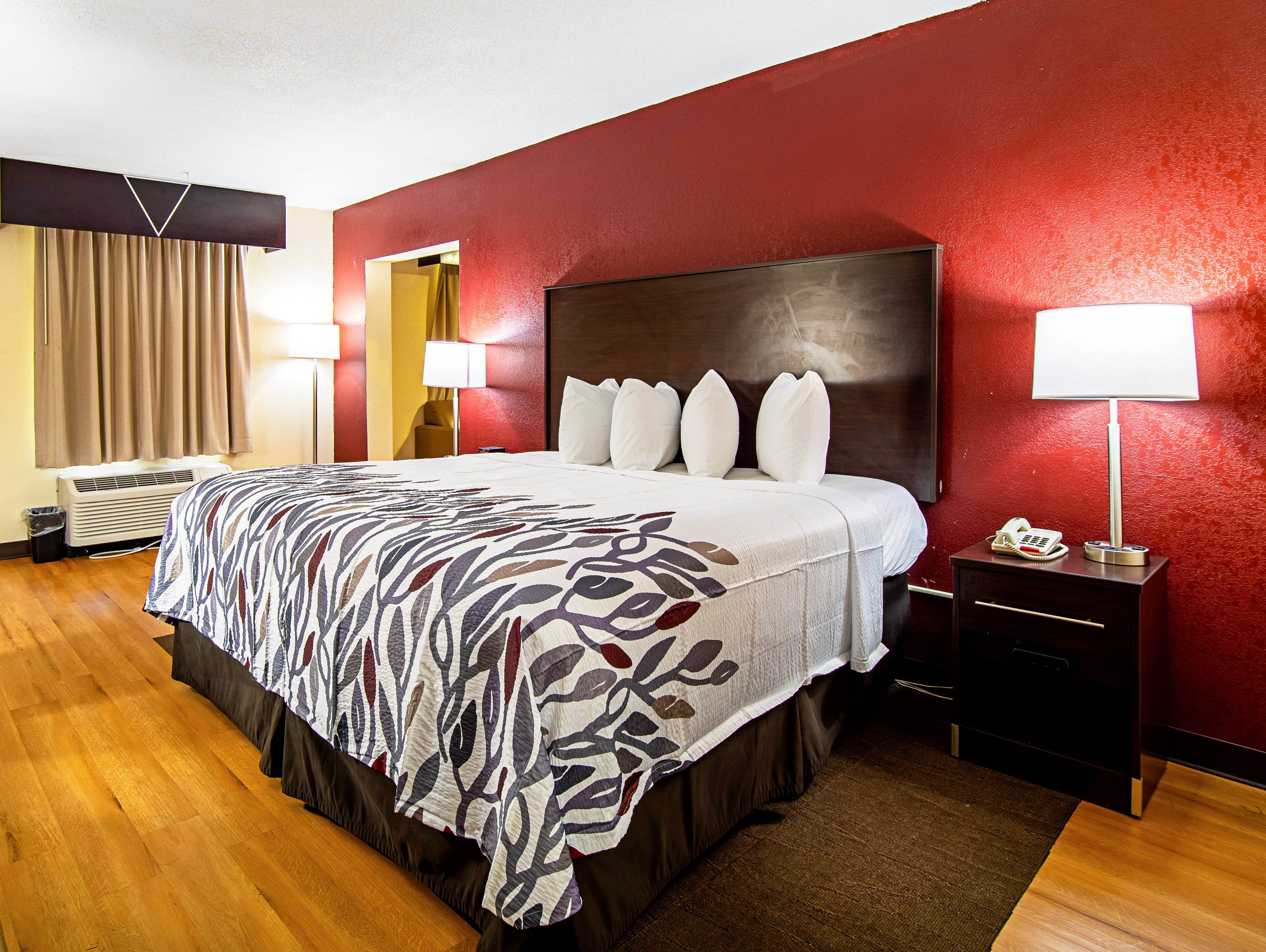 Suite, King Bed, Jetted Tub