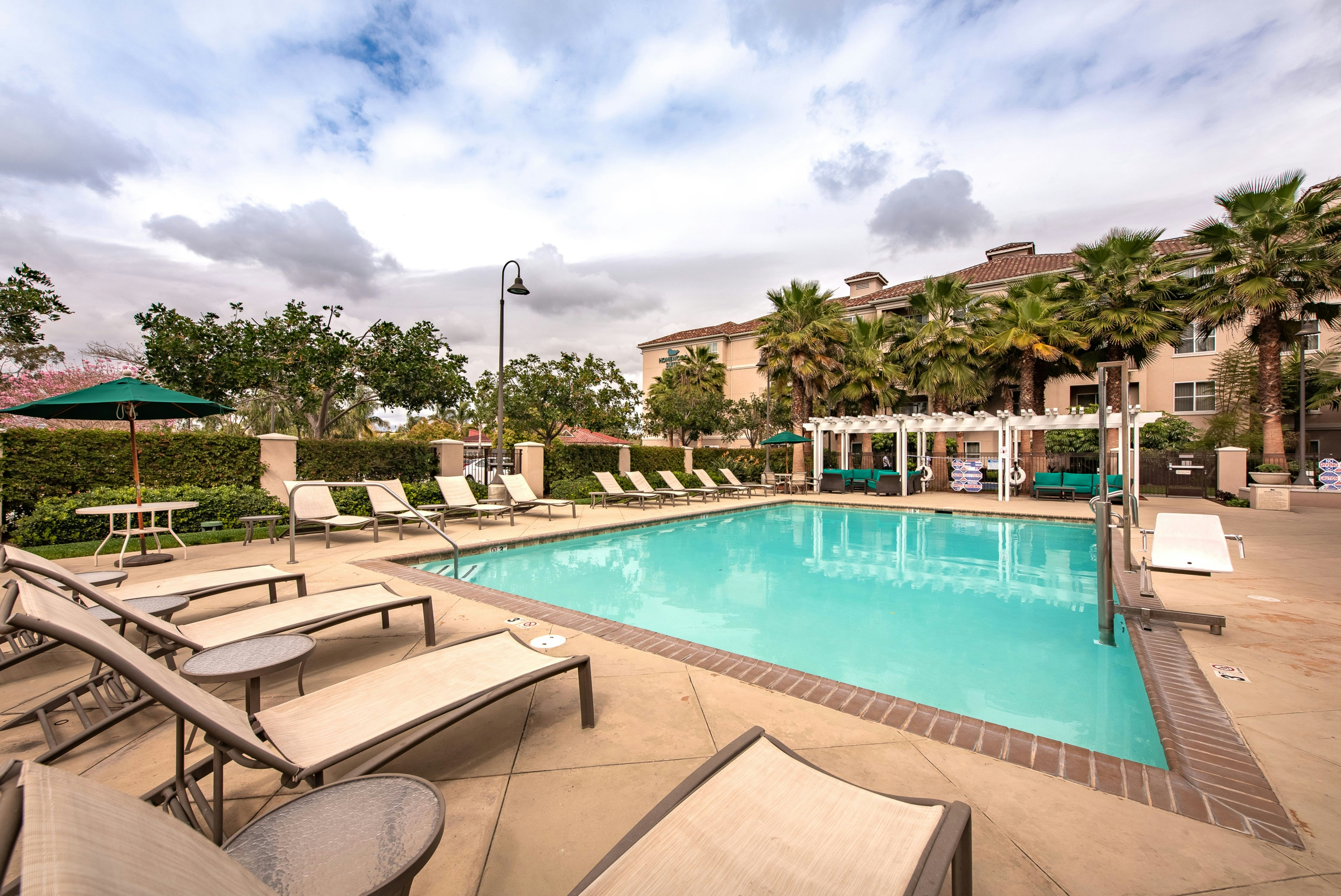 Homewood Suites by Hilton Oxnard/Camarillo 17/18