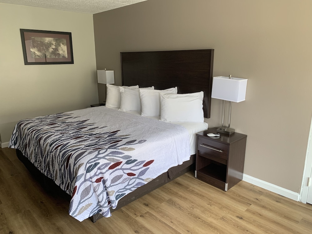 Red Roof Inn Clearfield 9/39