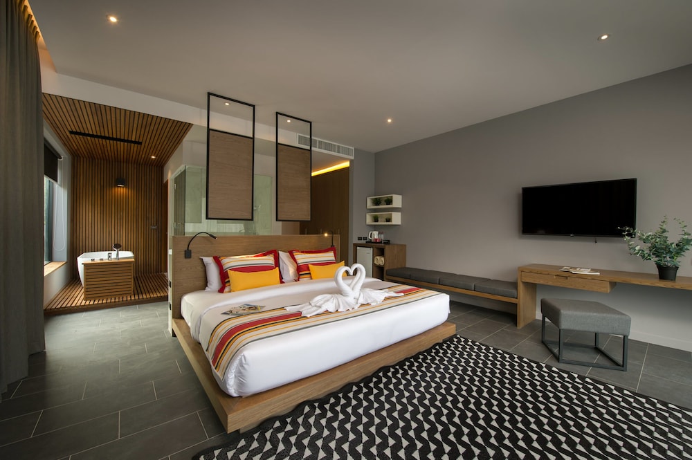 The Gallery Hotel Naiharn 12/50
