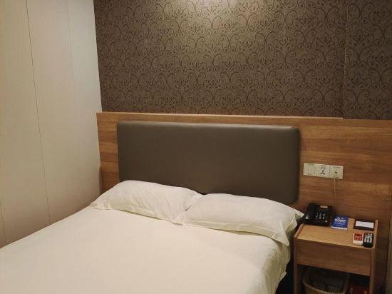ROOM, QUEEN BED