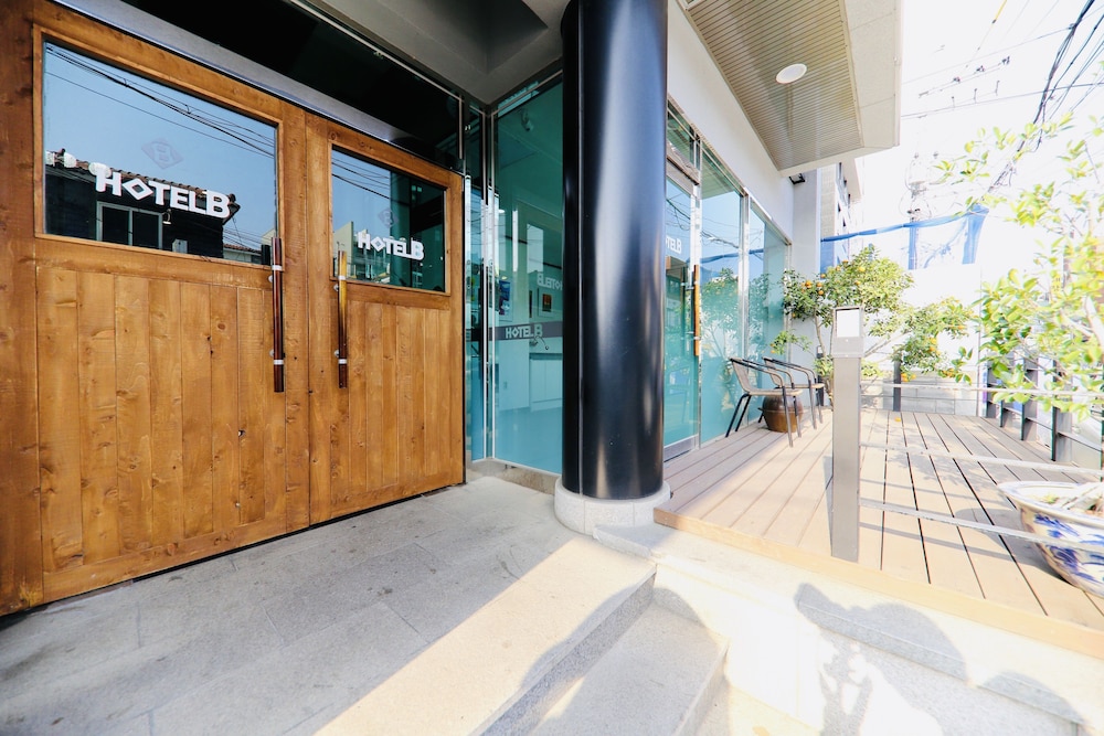 Gallery Hotel Be 5/50