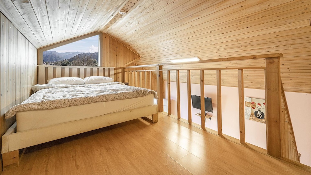 Gapyeong Alum Malu Pension 20/49