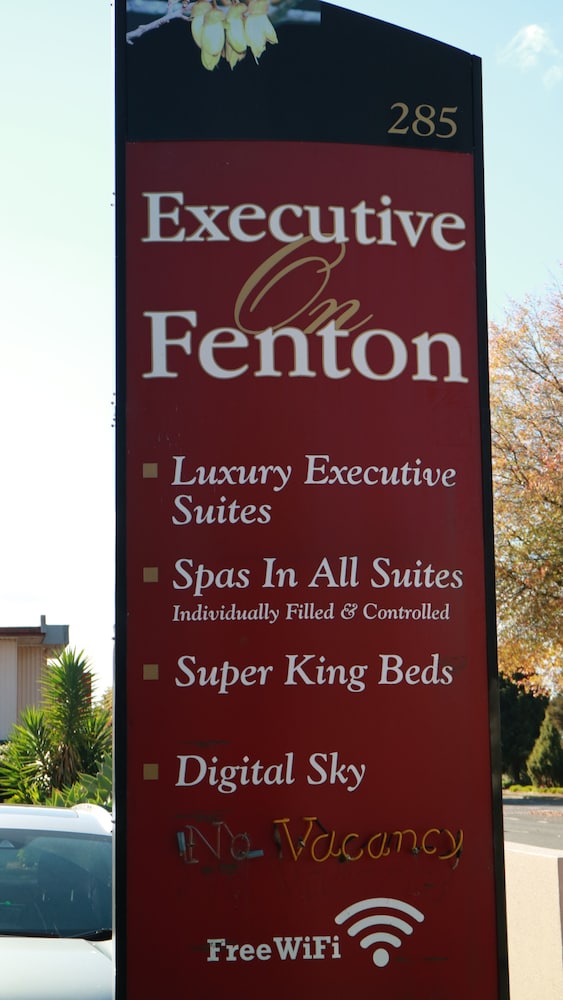 Executive on Fenton 6/56