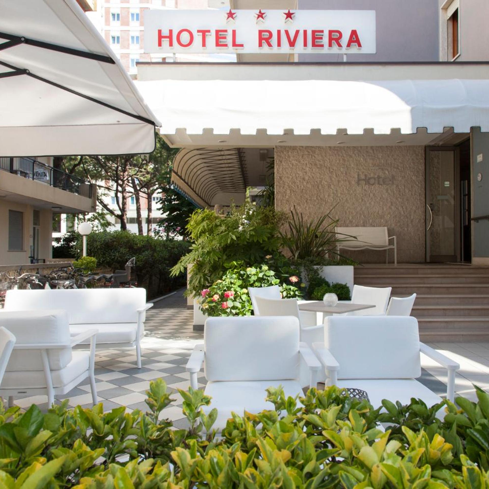 Hotel Riviera 7/50
