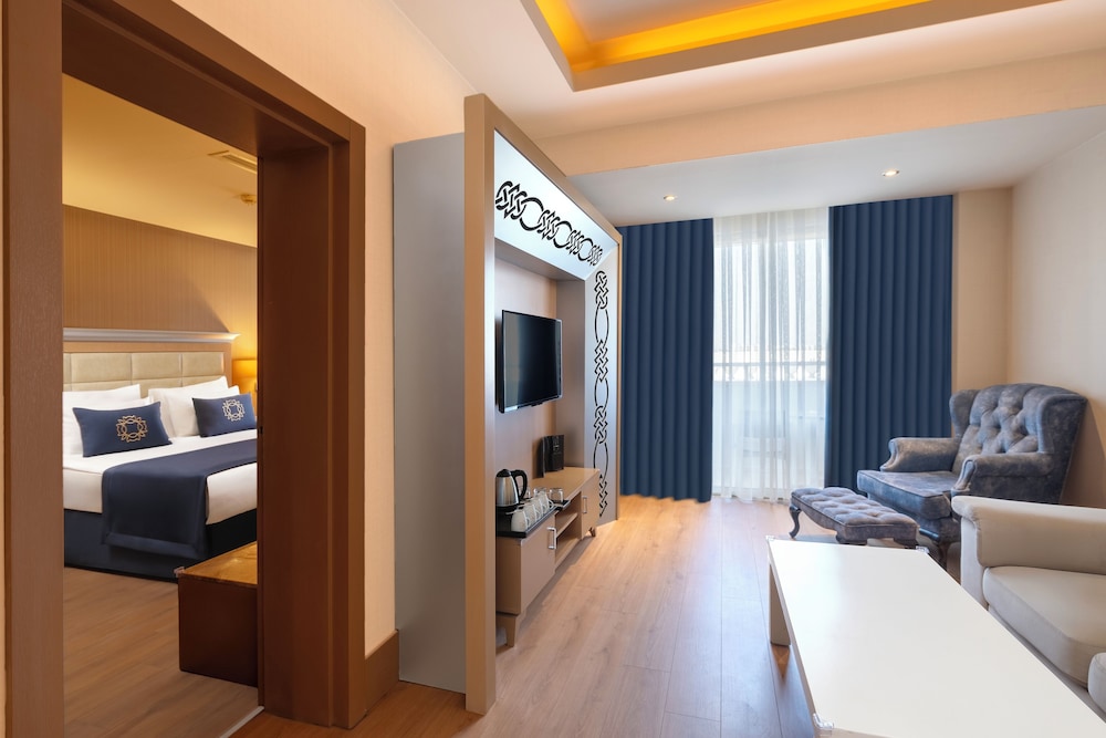 2 BEDROOMS, FAMILY SUITE, SEA VIEW