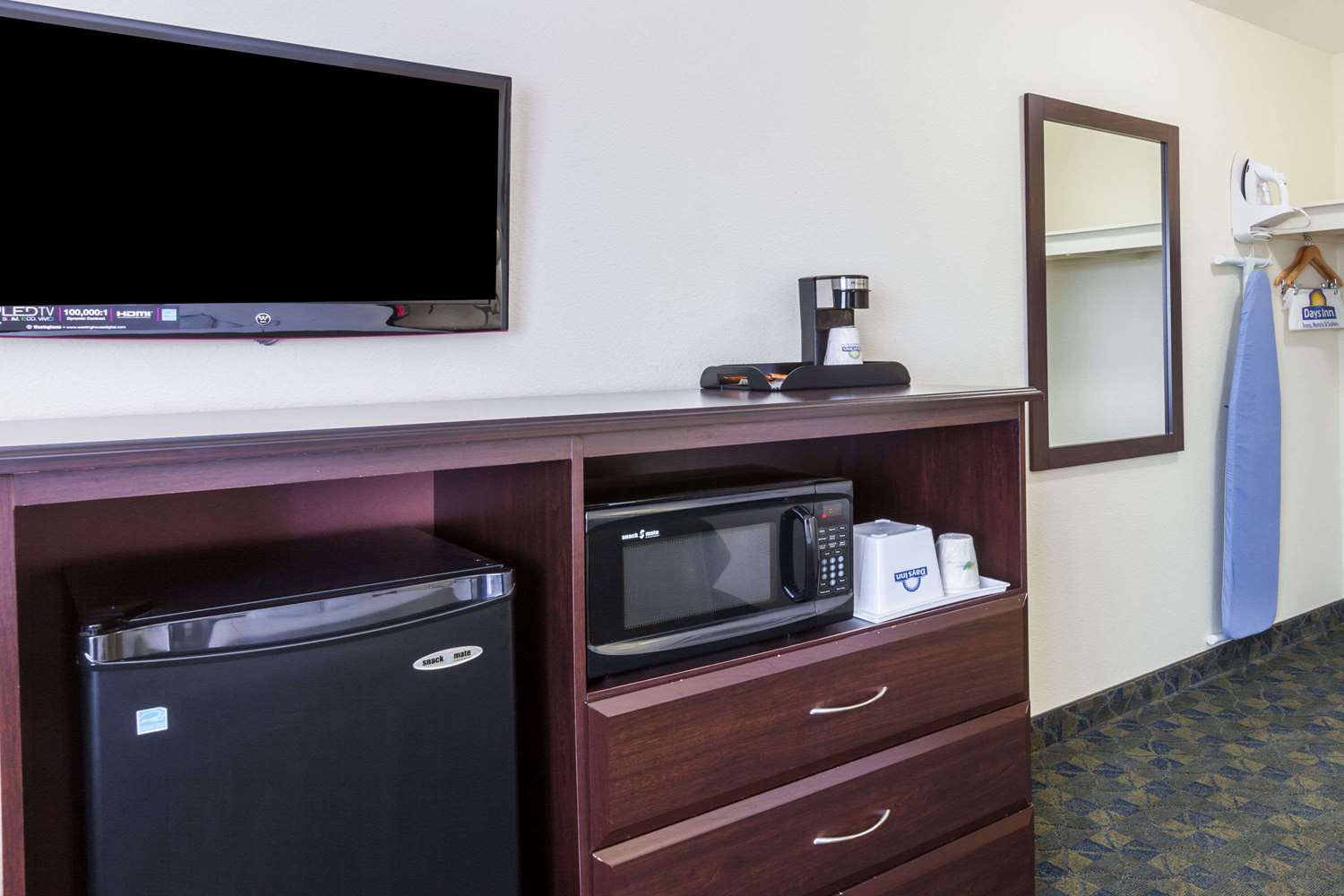Days Inn By Wyndham Santa Maria 15/18