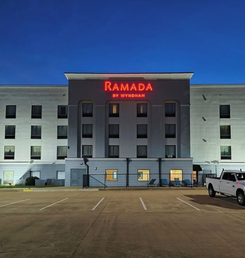 Ramada by Wyndham Burkburnett / Wichita Falls — 7