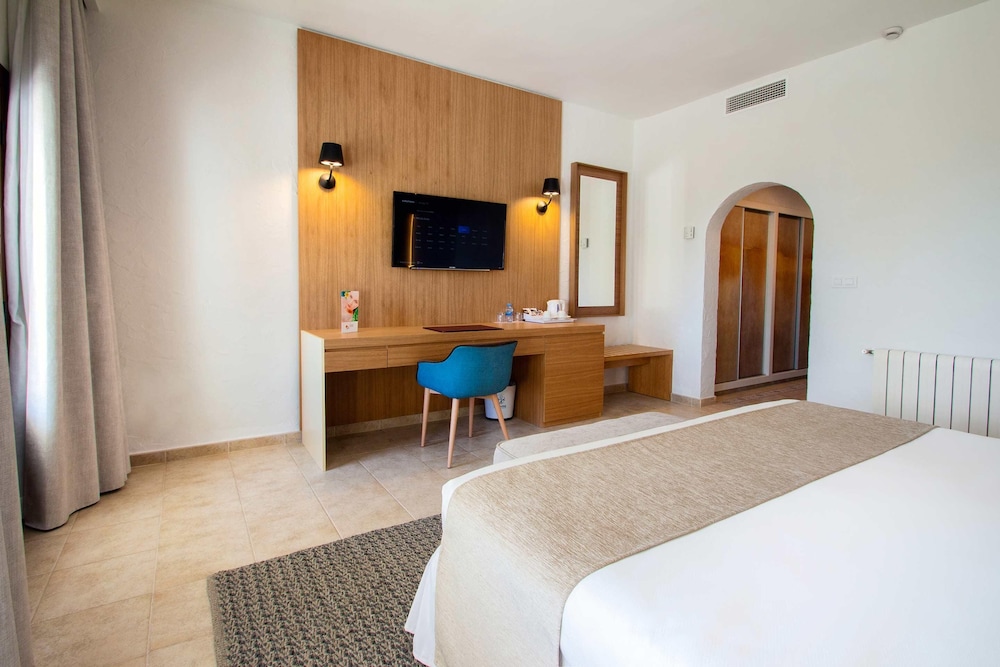 Contemporary, Double Bed, Partial Ocean View, Terrace، Hotel Servigroup Montiboli 5/9