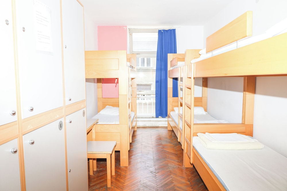 HI Hostel Zagreb 7/32