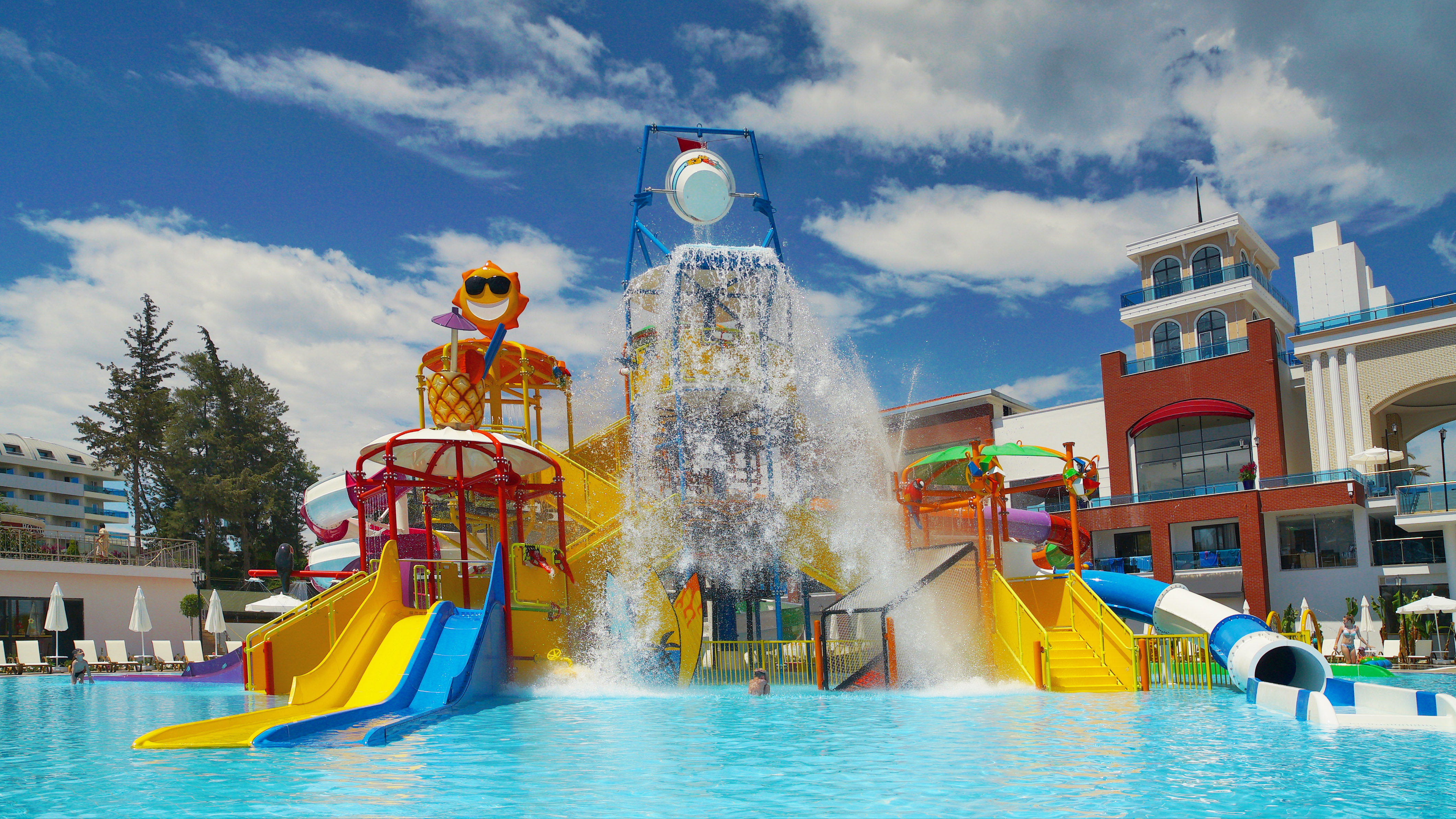 Club Aqua Plaza Hotel 43/50