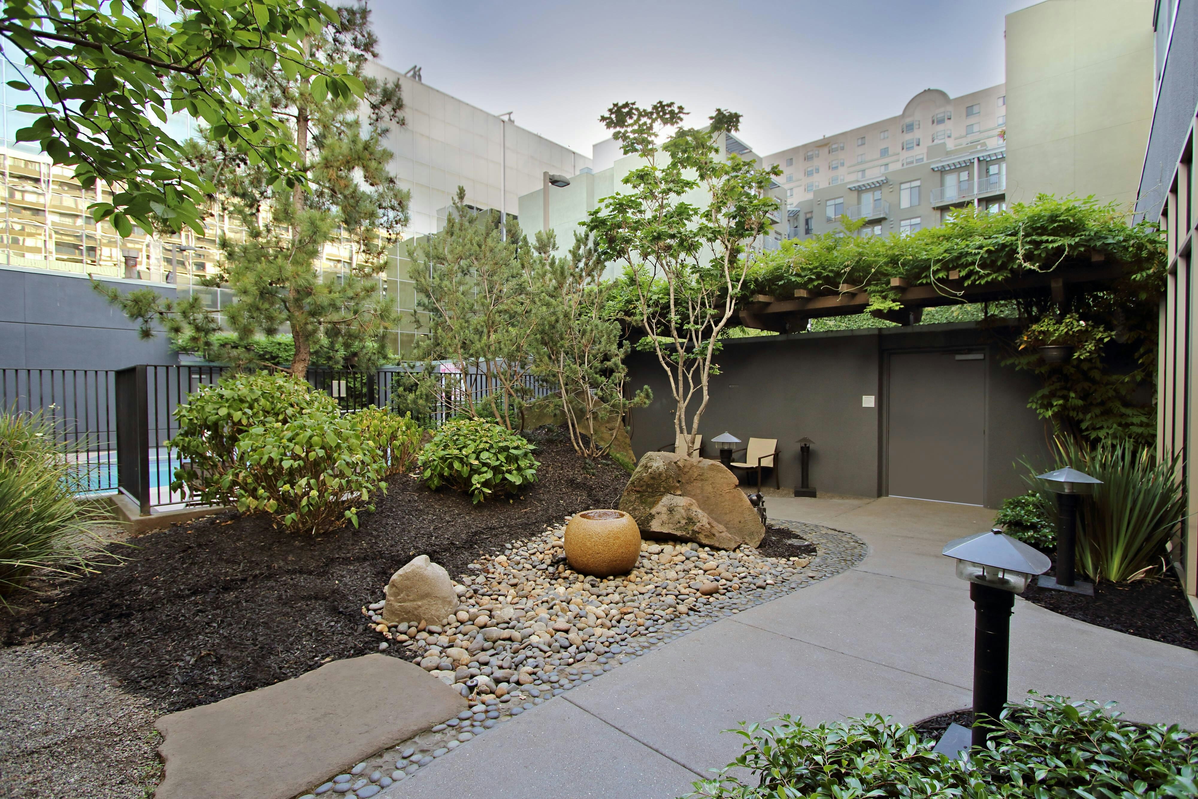Courtyard Oakland Downtown 23/24