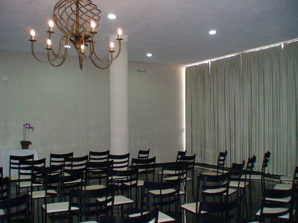 Hotel Domus Ituverava 37/41