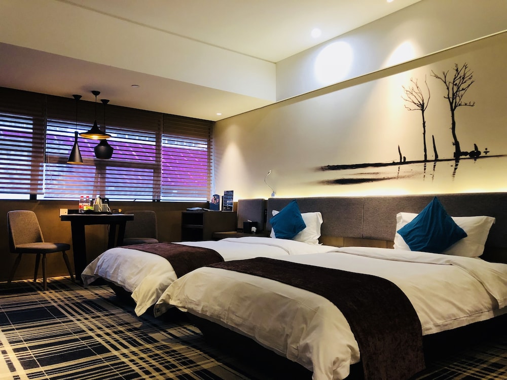 Plus, Twin Beds