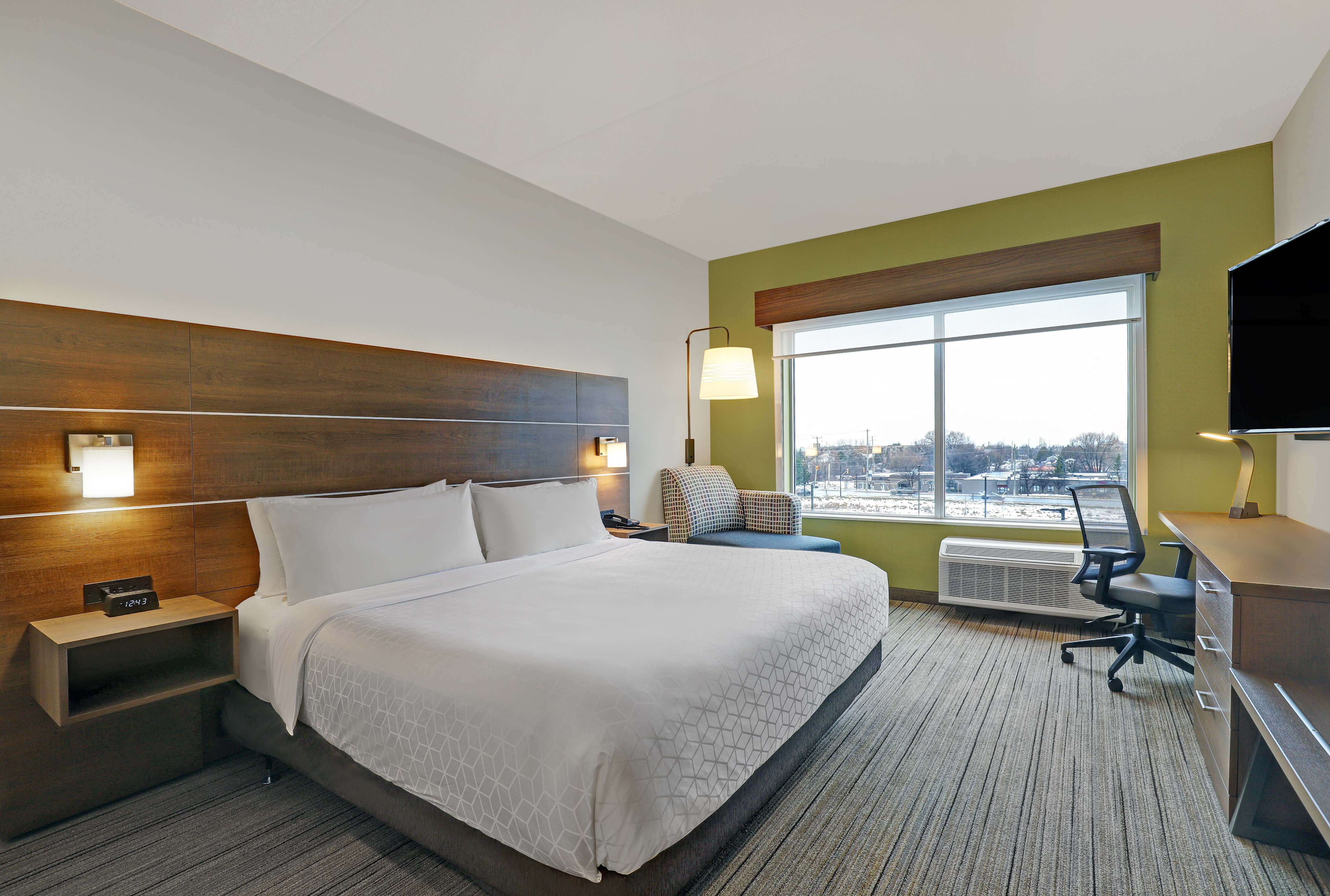 Holiday Inn Express And Suites Collingwood 24/73