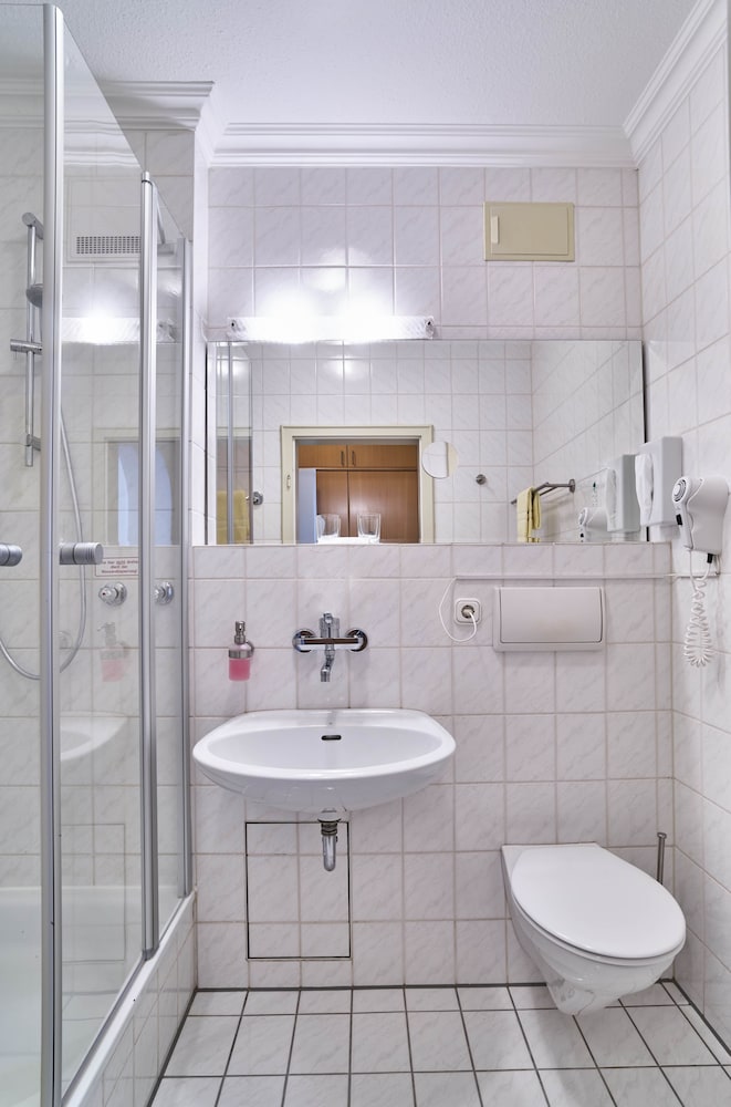 Hotel Lindenhof 74/76