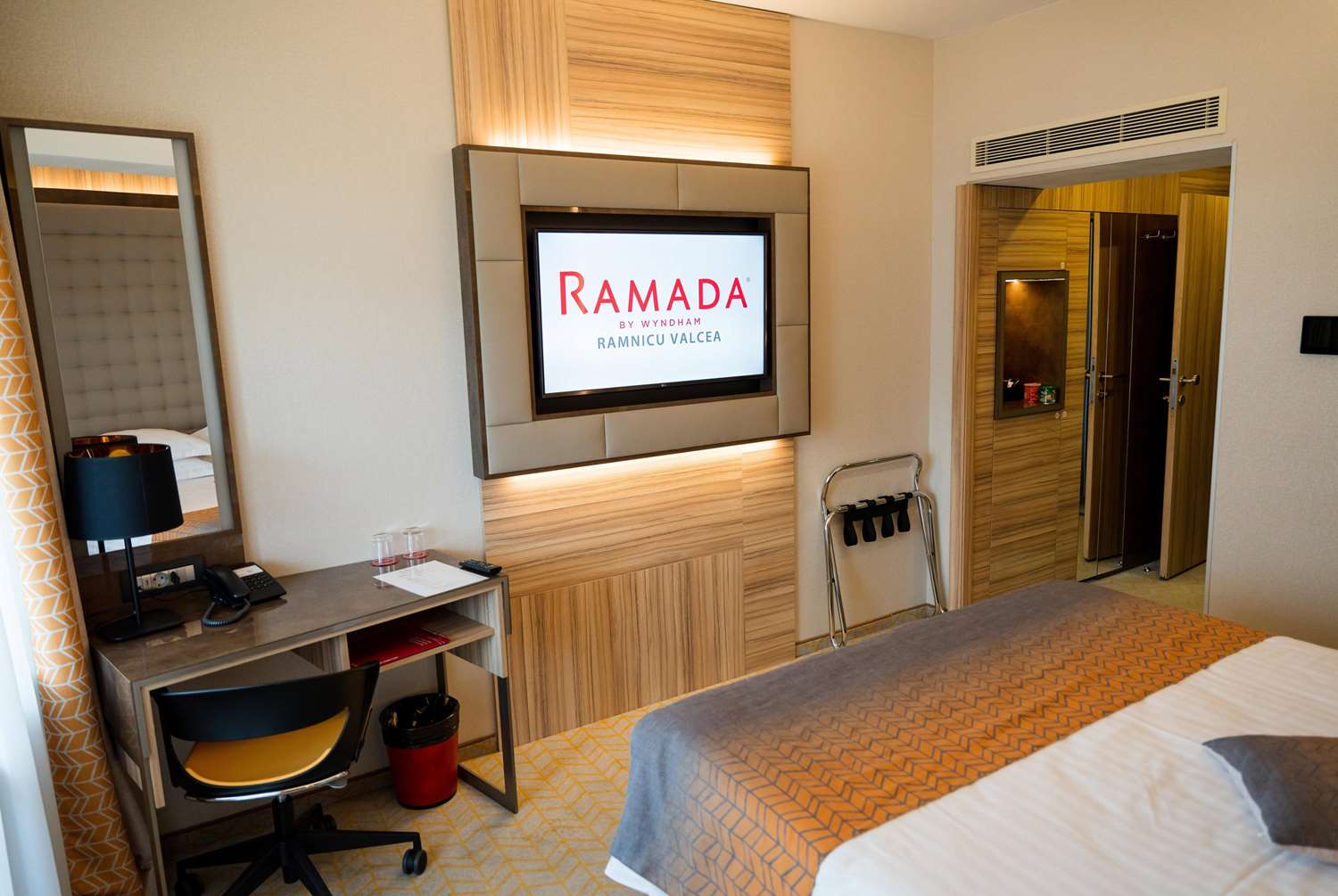 Ramada By Wyndham Ramnicu Valcea 47/52