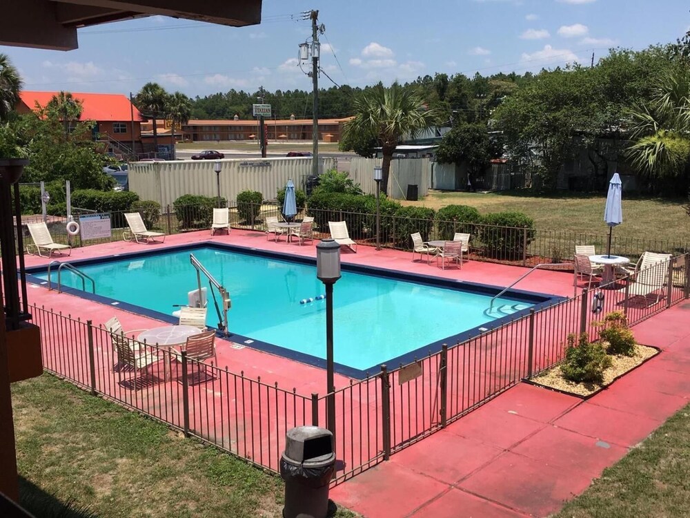 Regency Inn 32/55