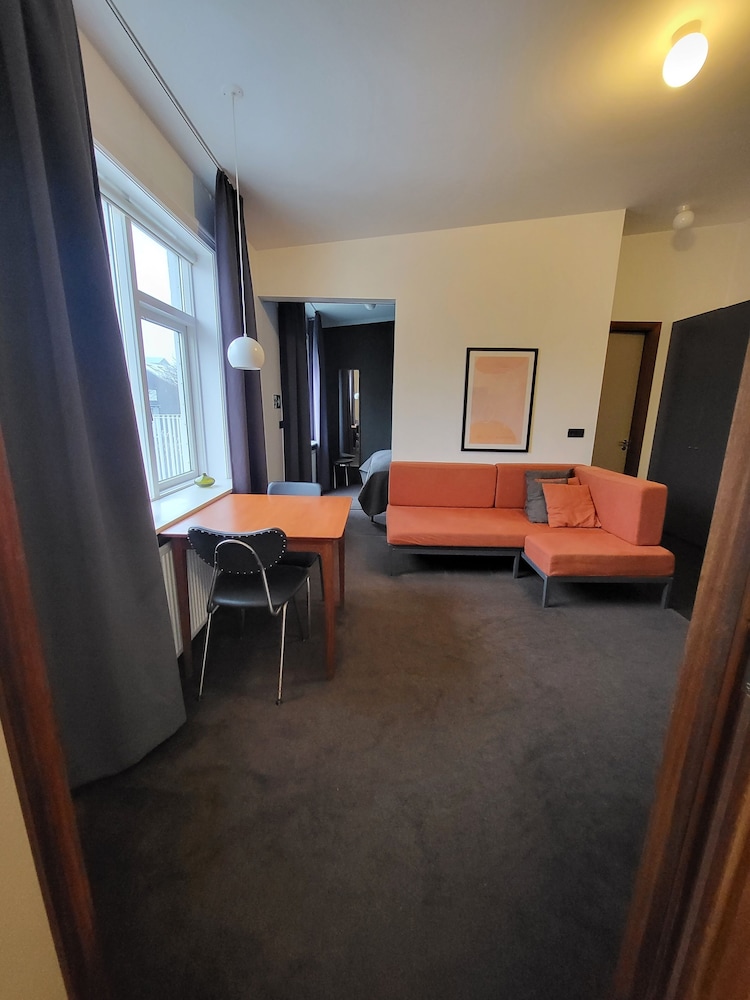 Grettir Apartments 30/50