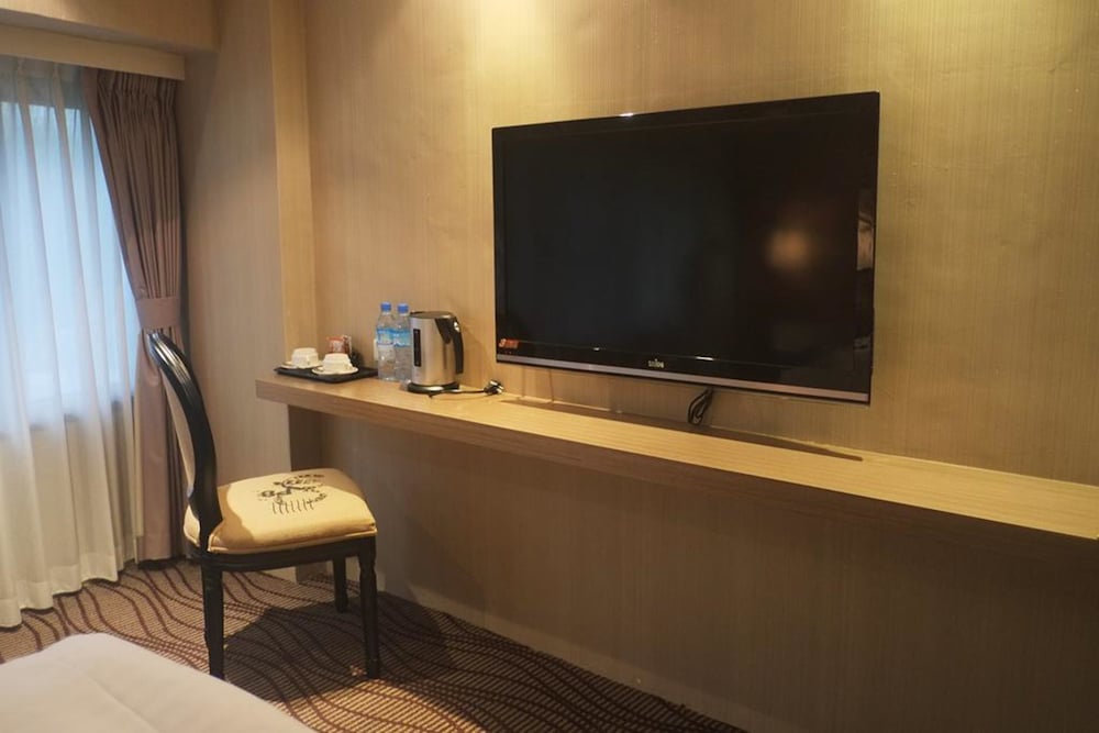 Rf Hotel 5/74