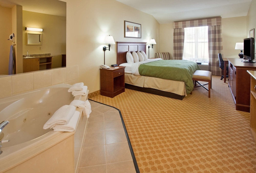 Garner Hotel Birch Run - Frankenmuth Area by IHG 11/58