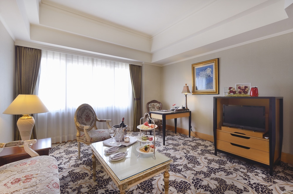 Lees Hotel 39/51